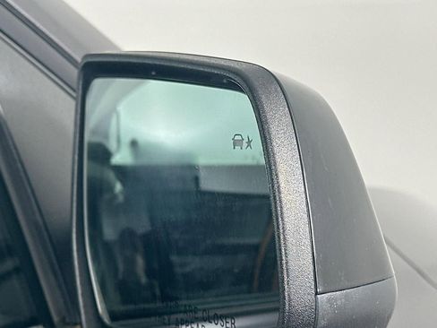 Used 2019 GMC Acadia SLT AWD/4WD image 32