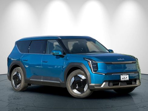 New 2026 Kia EV9 Wind image 2