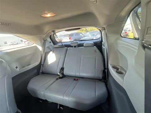 Used 2024 Toyota Sienna XLE image 14