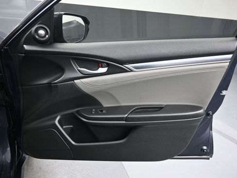 Used 2018 Honda Civic Touring image 41