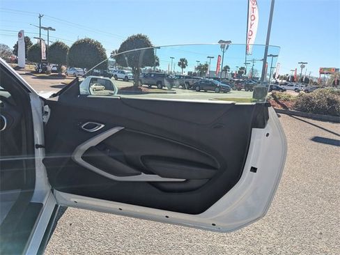Used 2023 Chevrolet Camaro LT image 25
