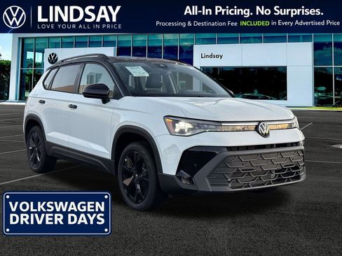 New 2026 Volkswagen Taos SE FWD image 1