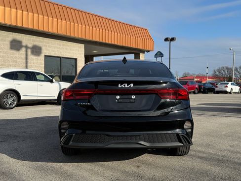 Used 2024 Kia Forte LXS image 4