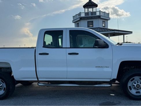 Used 2015 Chevrolet Silverado 2500 W/T RWD image 4