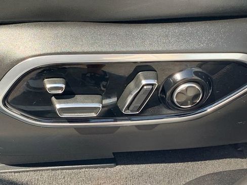 Used 2022 Jeep Grand Cherokee L Overland w/ Luxury Tech Group IV image 42