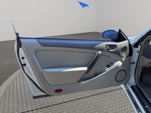 Used 2004 INFINITI G35 G35 Coupe 2D w/ Premium Pkg image 12