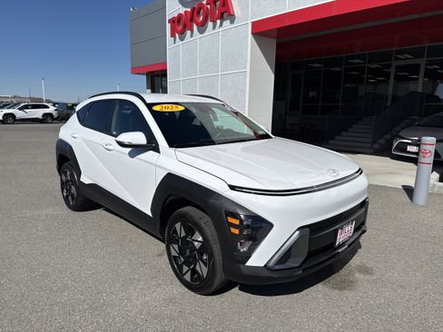 Used 2025 Hyundai Kona SEL AWD/4WD image 1