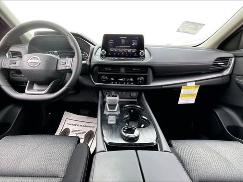 Used 2025 Nissan Rogue SV image 20