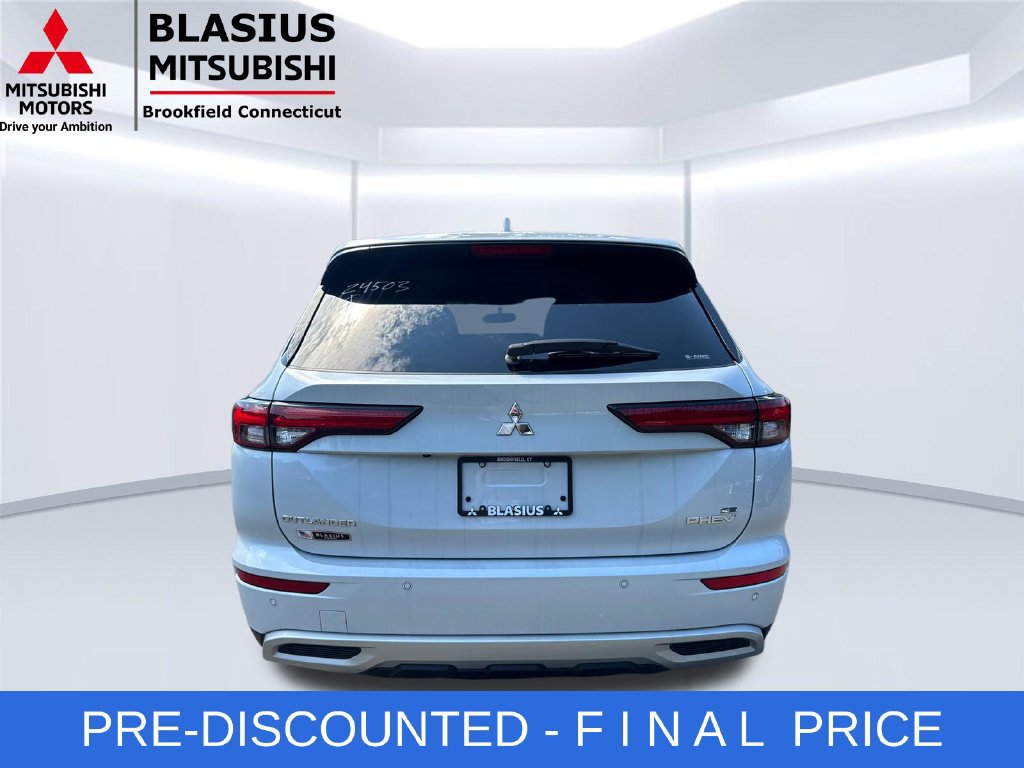 Used 2024 Mitsubishi Outlander 4WD Plug-In Hybrid image 7