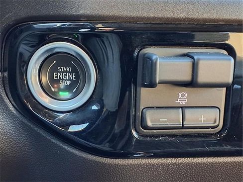 Certified 2024 Chevrolet Silverado 2500 LTZ w/ LTZ Premium Package image 11