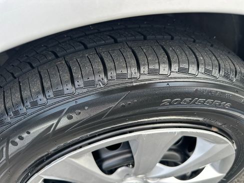 Used 2024 Toyota Corolla LE image 13