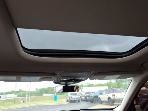 Used 2023 Lincoln Aviator AWD w/ Premium Package image 10