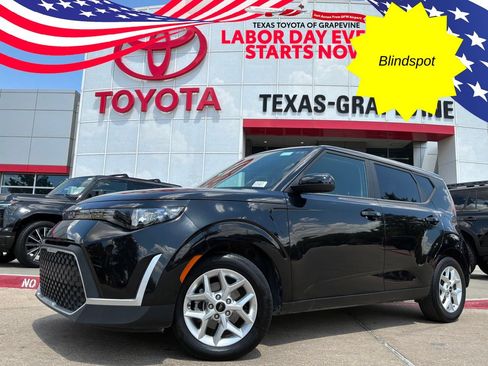 Used 2025 Kia Soul FWD image 1