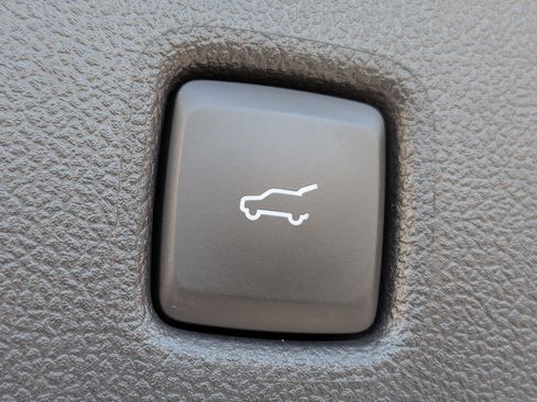 Used 2022 Ford Escape SEL FWD image 18