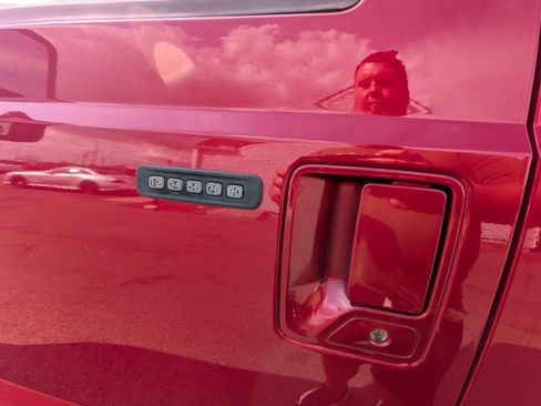 Used 2013 Ford F250 Lariat w/ Lariat Chrome Pkg image 10