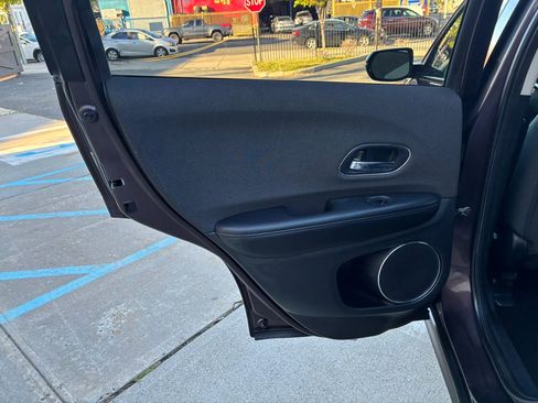 Used 2020 Honda HR-V EX image 12