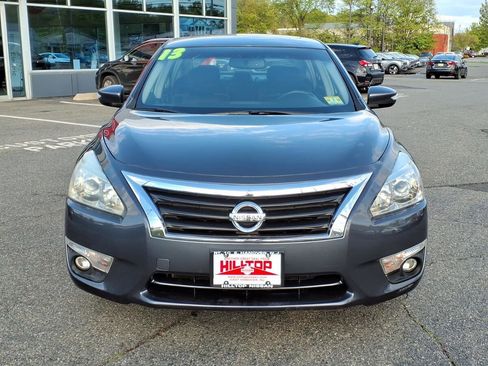 Used 2013 Nissan Altima 2.5 SL w/ Technology Pkg FWD image 2