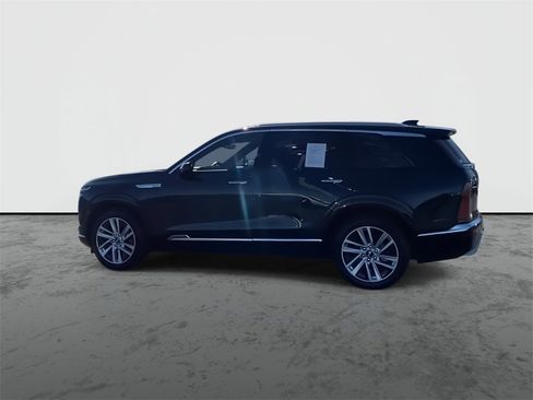 Certified 2026 Cadillac Vistiq Luxury image 5