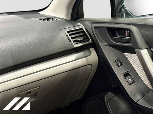 Used 2018 Subaru Forester 2.5i Premium image 24
