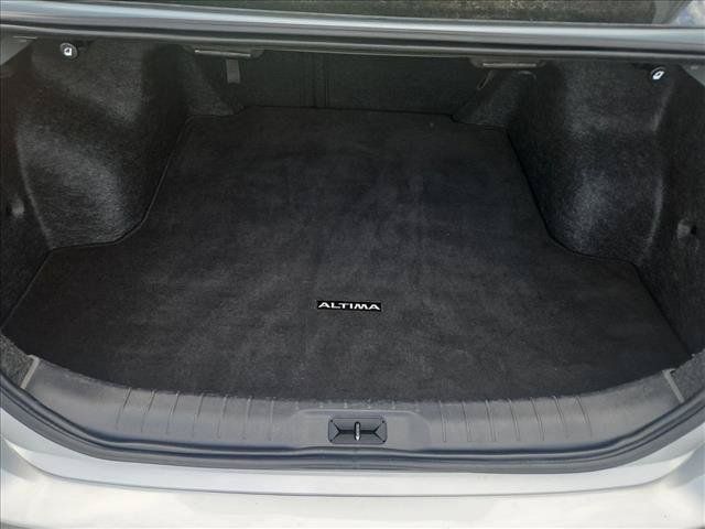 Used 2025 Nissan Altima 2.5 SV FWD image 6