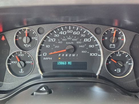 Used 2024 Chevrolet Express 2500 w/ Driver Convenience Package RWD image 15
