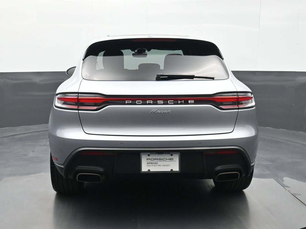 Certified 2025 Porsche Macan AWD/4WD image 22