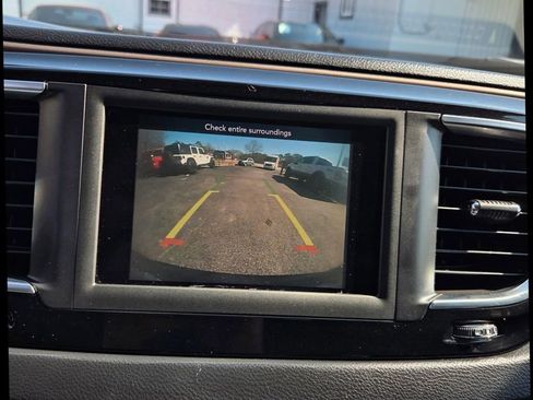 Used 2018 Chrysler Pacifica Touring Plus w/ Tire & Wheel Group image 27