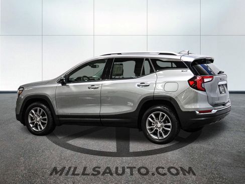 Used 2024 GMC Terrain SLT image 4