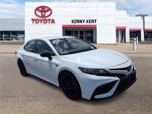 Certified 2023 Toyota Camry SE FWD image 1