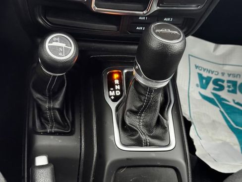 Certified 2024 Jeep Gladiator Sport image 35