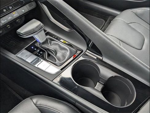 Used 2023 Hyundai Elantra Limited image 17