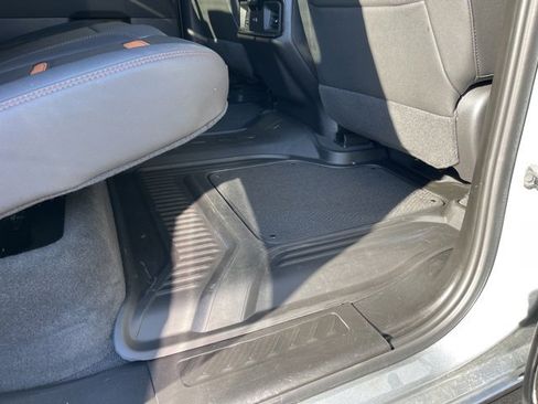 Used 2024 GMC Sierra 1500 AT4 w/ Technology Package image 12