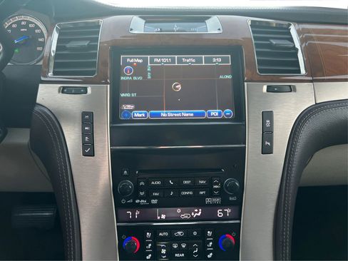 Used 2014 Cadillac Escalade Platinum image 14