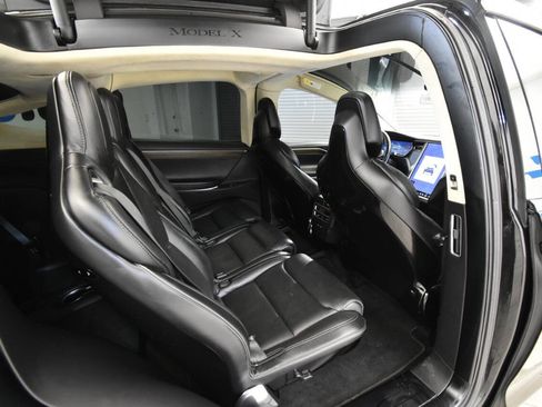Used 2016 Tesla Model X 90D image 17