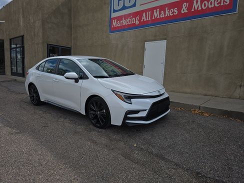 Used 2024 Toyota Corolla SE image 6