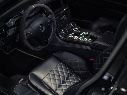 Used 2015 Mercedes-Benz SLS AMG GT Final Edition image 22