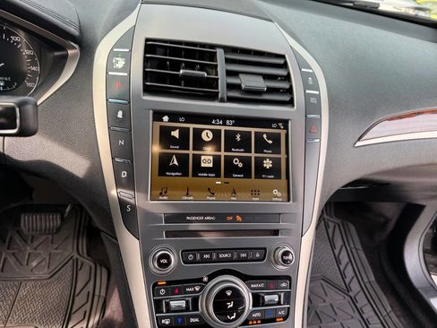 Used 2017 Lincoln MKZ Reserve FWD image 24