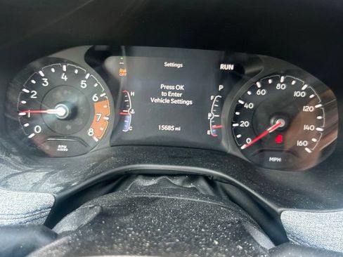 Used 2025 Jeep Compass Latitude AWD/4WD image 14