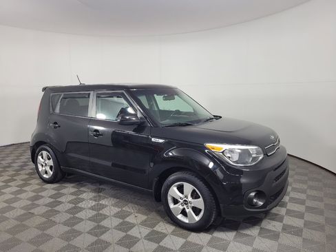 Used 2018 Kia Soul w/ Option Group 020 FWD image 11