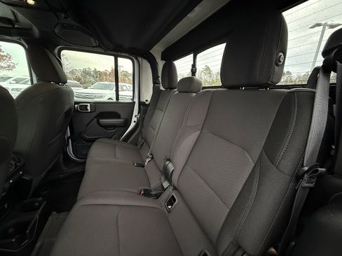 Used 2023 Jeep Gladiator Willys image 27