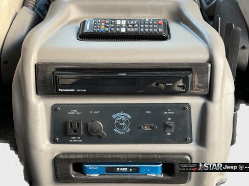 Used 2024 GMC Savana 2500 Extended w/ Driver Convenience Package RWD image 30