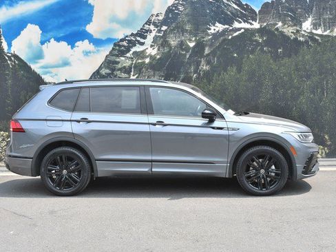 Used 2022 Volkswagen Tiguan SE R-Line AWD/4WD image 2
