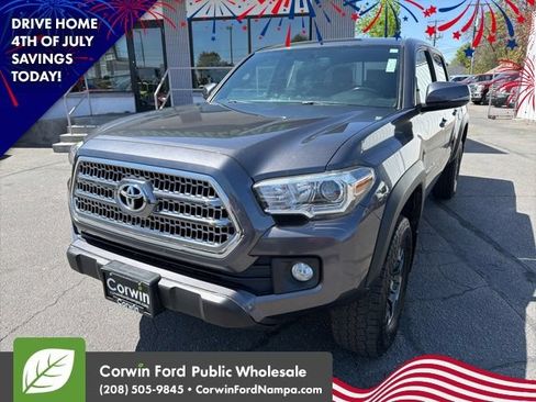 Used 2017 Toyota Tacoma TRD Off-Road w/ Premium & Technology Package AWD/4WD image 1