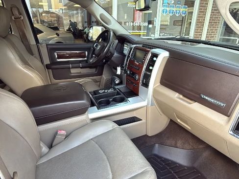 Used 2011 RAM 1500 Laramie AWD/4WD image 23