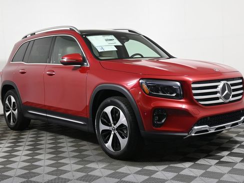 New 2026 Mercedes-Benz GLB 250 4MATIC image 8