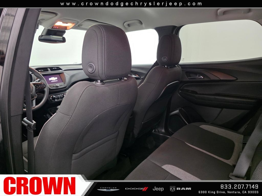 Used 2023 Chevrolet TrailBlazer LT FWD image 17