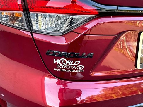 Certified 2025 Toyota Corolla SE FWD image 30
