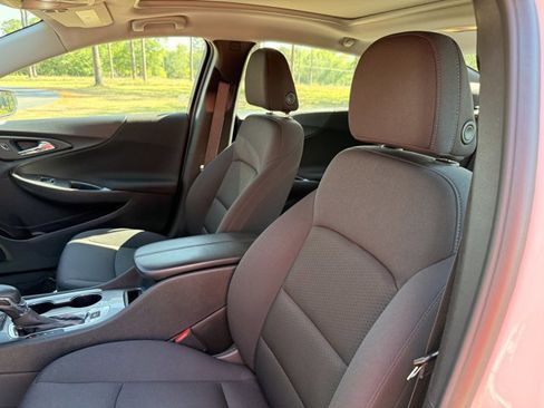 Used 2024 Chevrolet Malibu LT w/ Sport Edition image 12