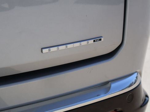 Used 2024 Jeep Wagoneer L Series III w/ Premium Group I AWD/4WD image 8