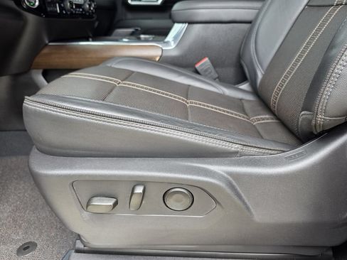 Used 2024 Chevrolet Silverado 3500 High Country w/ Technology Package AWD/4WD image 15
